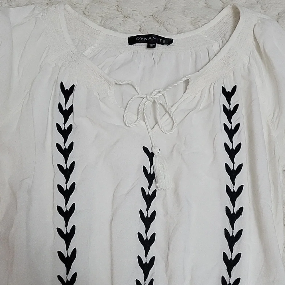 5/$20**XS Dynamite White With Black Embroidery Long Sleeve Dress - Picture 4 of 6